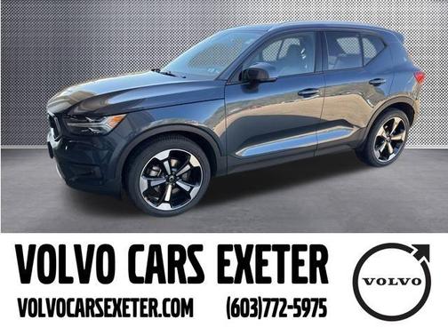 2022 Volvo XC40 T5 Momentum