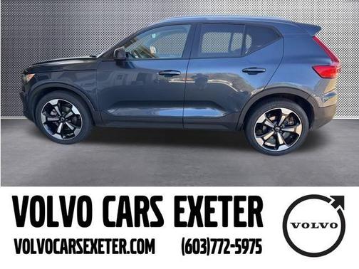 2022 Volvo XC40 T5 Momentum