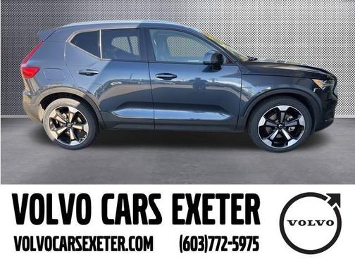2022 Volvo XC40 T5 Momentum