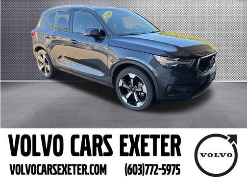 2022 Volvo XC40 T5 Momentum