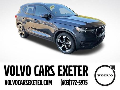 2022 Volvo XC40 T5 Momentum