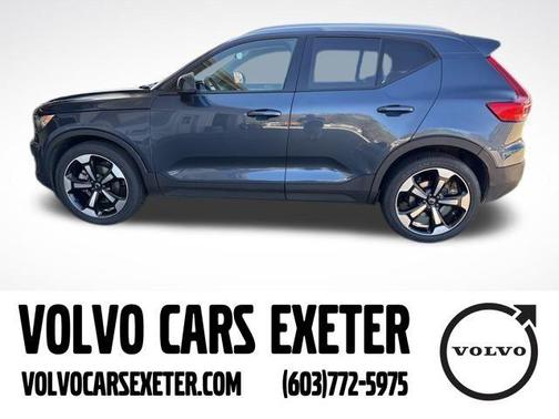 2022 Volvo XC40 T5 Momentum