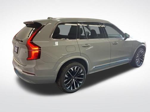 2025 Volvo XC90 B6 Ultra