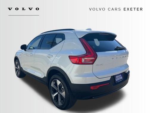 2026 Volvo XC40 B5 Plus