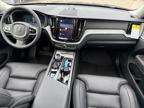 2025 Volvo XC60 B5 Ultra