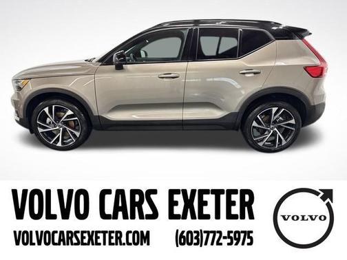 2022 Volvo XC40 T5 R-Design