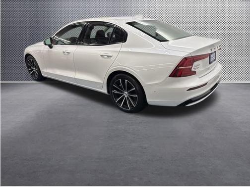 2024 Volvo S60 Recharge Plug-In Hybrid T8 Plus Dark Theme