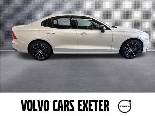 2024 Volvo S60 Recharge Plug-In Hybrid T8 Plus Dark Theme