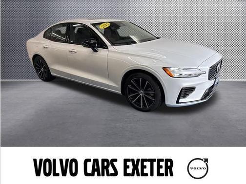 2024 Volvo S60 Recharge Plug-In Hybrid T8 Plus Dark Theme