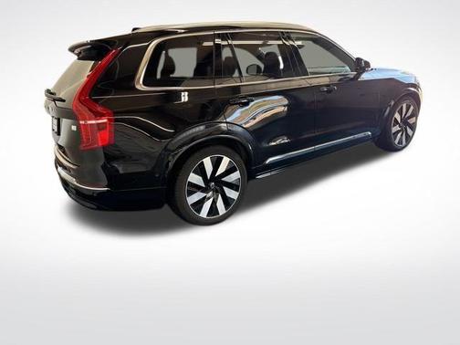 2023 Volvo XC90 Recharge Plug-In Hybrid T8 Ultimate Bright Theme 7-Seater