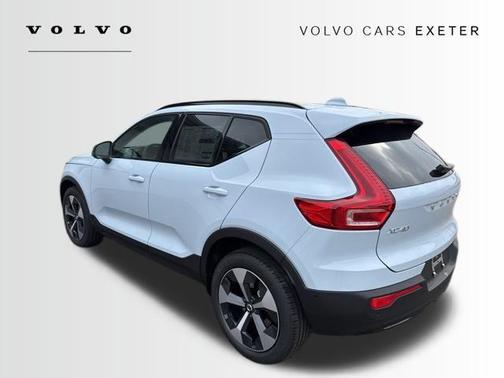 2026 Volvo XC40 B5 Plus