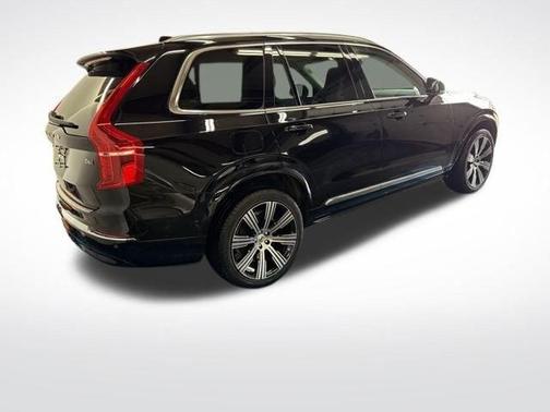 2024 Volvo XC90 B6 Plus Bright Theme 6-Seater