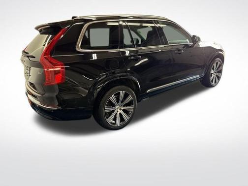 2024 Volvo XC90 B6 Plus Bright Theme 6-Seater