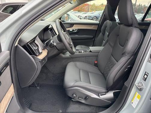 2026 Volvo XC90 B6 Plus 7-Seater