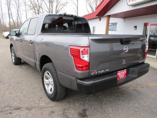 2023 Nissan Titan SV