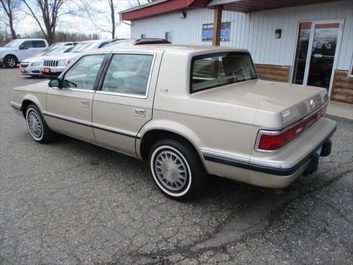 1993 Dodge Dynasty Base 4dr Sedan
