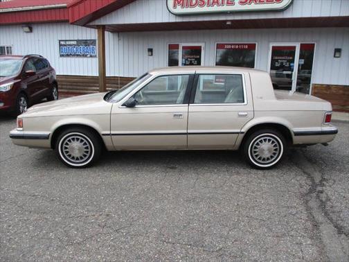 1993 Dodge Dynasty Base 4dr Sedan