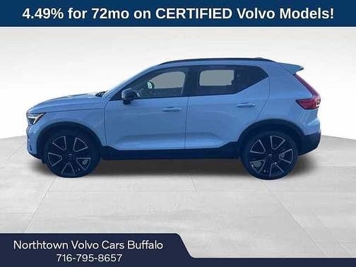 2024 Volvo XC40 Core