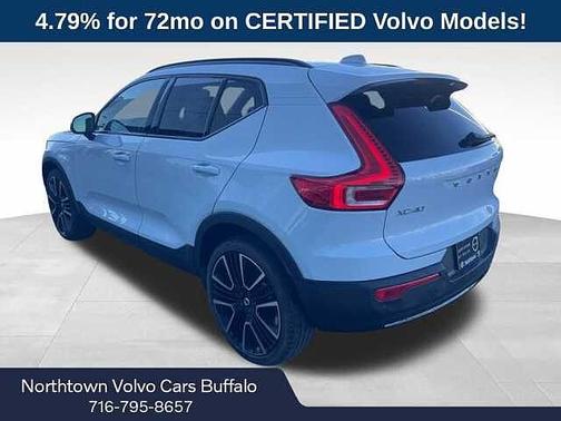 2024 Volvo XC40 Core