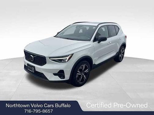 2024 Volvo XC40 Core