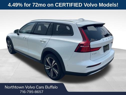 2023 Volvo V60 Cross Country B5 Plus