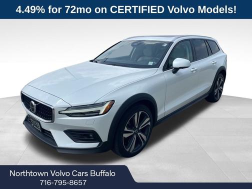 2023 Volvo V60 Cross Country B5 Plus