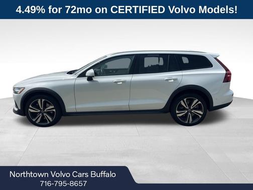 2023 Volvo V60 Cross Country B5 Plus