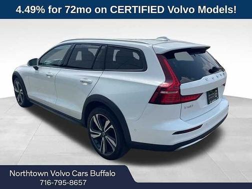 2023 Volvo V60 Cross Country Plus