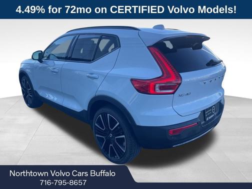 2024 Volvo XC40 B5 Core