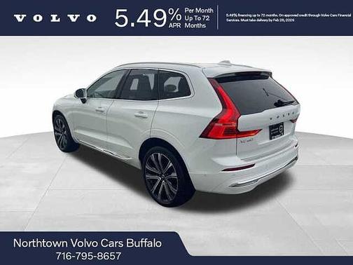 2023 Volvo XC60 B5 Ultimate Bright Theme