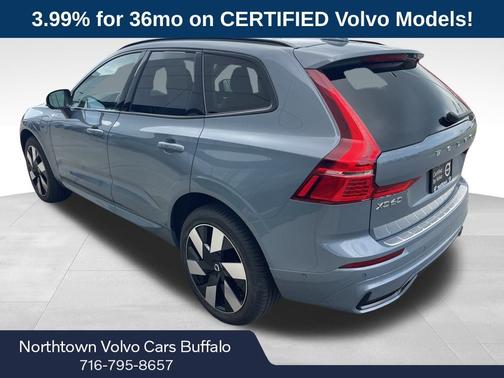 2023 Volvo XC60 Recharge Plug-In Hybrid T8 Plus Dark Theme