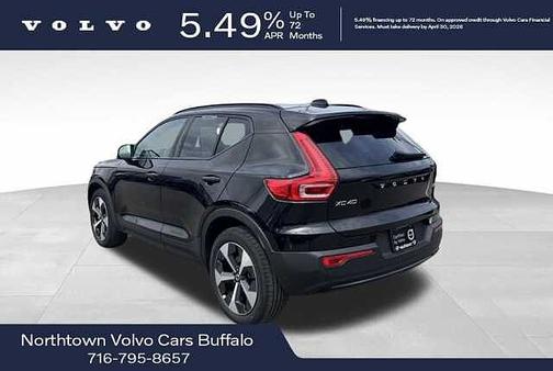 Onyx Black 2024 Volvo XC40 Core