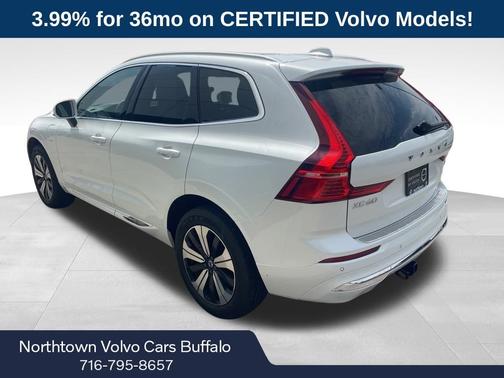 2023 Volvo XC60 Recharge Plug-In Hybrid T8 Core Bright Theme