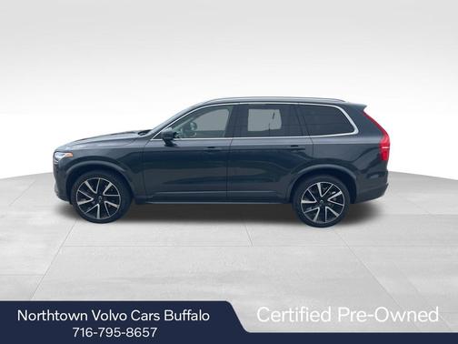 2022 Volvo XC90 T6 Momentum