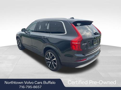 2022 Volvo XC90 T6 Momentum