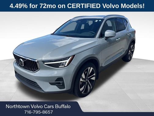 2024 Volvo XC40 B5 Plus Bright Theme