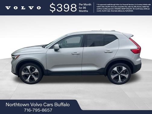 2025 Volvo XC40 B5 Core Bright Theme