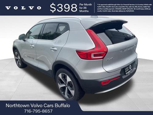 2025 Volvo XC40 B5 Core Bright Theme