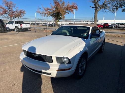 2008 Ford Mustang Deluxe