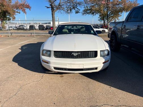 2008 Ford Mustang Deluxe