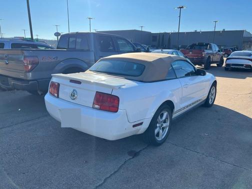 2008 Ford Mustang Deluxe
