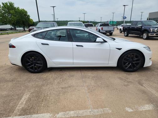2022 Tesla Model S Base
