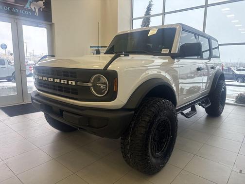 2025 Ford Bronco Base