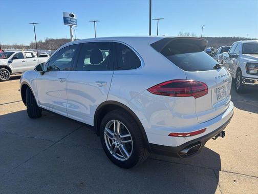 2016 Porsche Cayenne Base