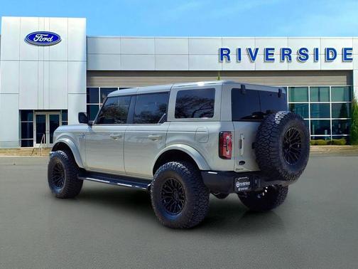 Desert Sand 2025 Ford Bronco Outer Banks