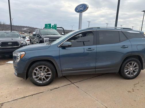 2024 GMC Terrain SLT