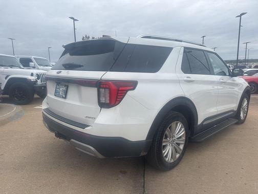 2025 Ford Explorer Platinum