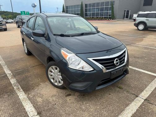 2015 Nissan Versa 1.6 SV