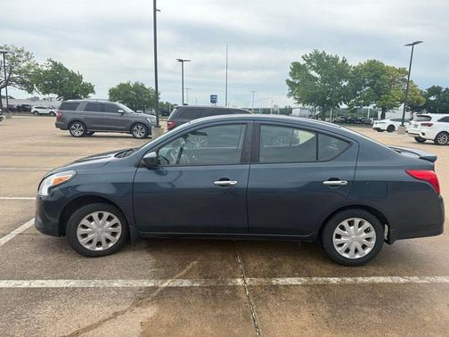 2015 Nissan Versa 1.6 SV