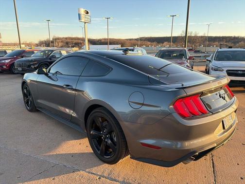 2022 Ford Mustang EcoBoost